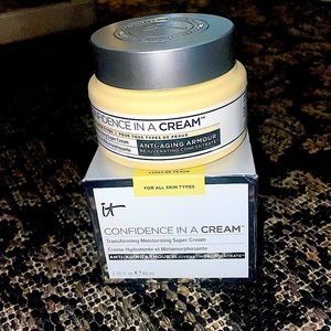 It cosmetics confidence in a cream